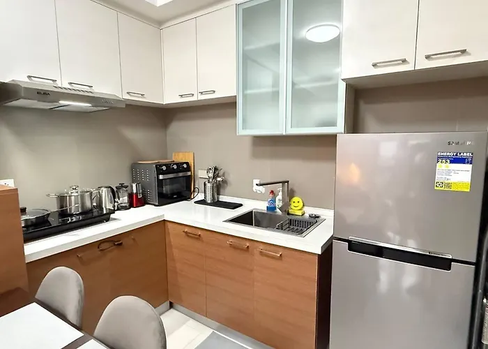 European Vibe 1br Great River View Free Pool Gym Internet Netflix Prime Hbo Max 3rd *