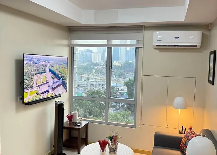 Apartment European Vibe 1br Great River View Free Pool Gym Internet Netflix Prime Hbo Max 3rd *