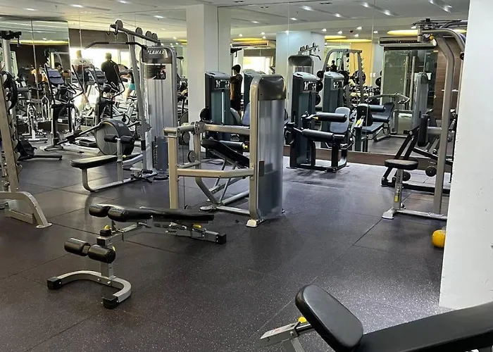 European Vibe 1br Great River View Free Pool Gym Internet Netflix Prime Hbo Max 3rd Apartment
